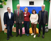 Der Förderverein und die Leiterin des SPZ Iserlohn  Von links nach rechts: Dr. jur. Jochen Busse, Dr. med. Hans-Helmut Richardt, Dr. med. Anne-Jule Fuchs, Martina Busse, Ernst-Ulrich Schmutzler